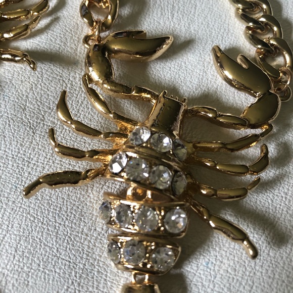 ᴀᴜsᴛʀɪᴀɴ ᴄʀʏsᴛᴀʟ BAREFOOT SCORPION sᴀɴᴅᴀʟs - Picture 3 of 5